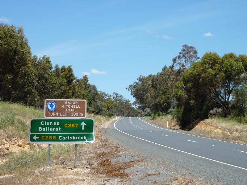 Talbot - Ballarat-Maryborough Road through Talbot and southwards: View south-east along Ballarat-Maryborough Rd towards Dunach-Eddington Rd