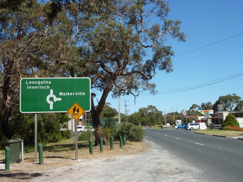 Tarwin Lower - Commercial centre and shops, River Drive: View south-east along River Dr towards Tarwin Meadows Rd