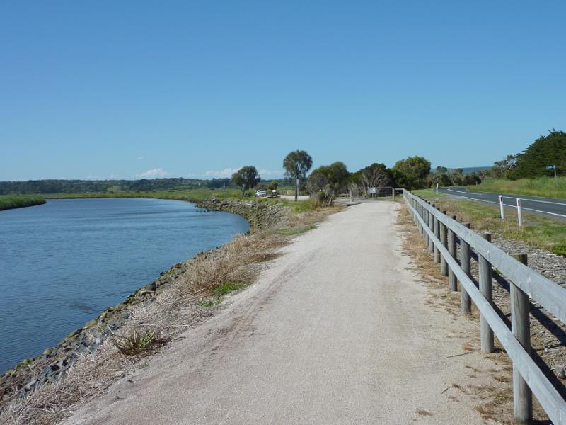 Tarwin Lower - Evergreen Road at picnic area fronting Tarwin River, west of town centre: View east along Evergreen Road, shared pathway and Tarwin River towards picnic area