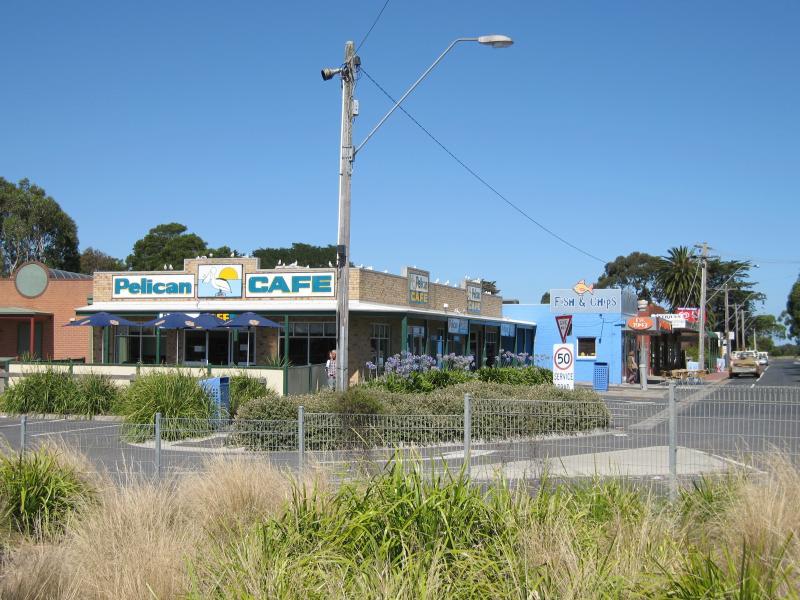 Tooradin - Shops and commercial centre, South Gippsland Highway: View east along service road on north side of South Gippsland Hwy at Sawtells Inlet