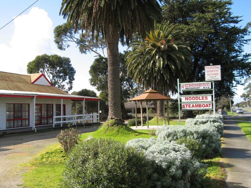 Tooradin - Shops and commercial centre, South Gippsland Highway: Tooradin Country Kitchen, corner South Gippsland Hwy and Swan St