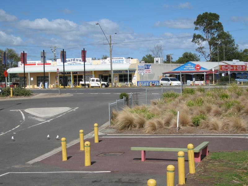 Tooradin - Shops and commercial centre, South Gippsland Highway: View south across South Gippsland Hwy just west of Foreshore Rd
