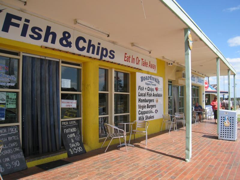 Tooradin - Shops and commercial centre, South Gippsland Highway: Eateries along service road on south side of South Gippsland Hwy near Foreshore Rd