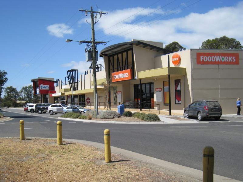 Tooradin - Shops and commercial centre, South Gippsland Highway: View east along South Gippsland Hwy service road at Lyall St