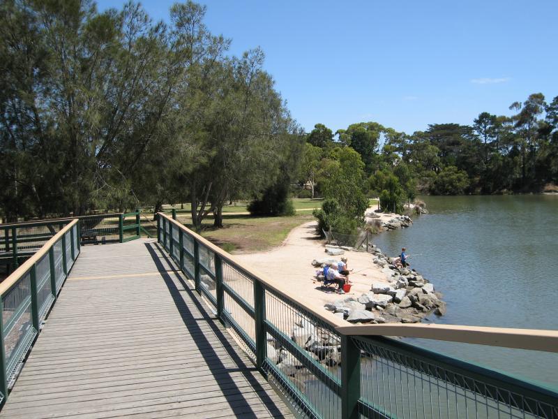 Tooradin - Sawtells Inlet north of South Gippsland Highway: View north-west along footbridge