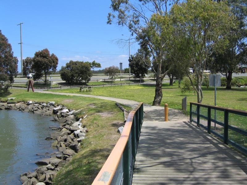 Tooradin - Sawtells Inlet north of South Gippsland Highway: Park on west side of footbridge