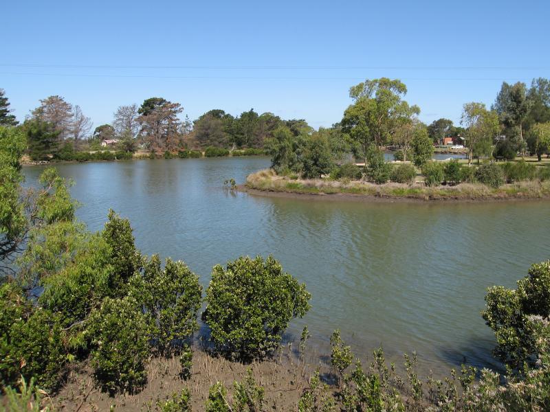 Tooradin - Sawtells Inlet along Tooradin Station Road: View south-east across Sawtells Inlet from south of Evans St