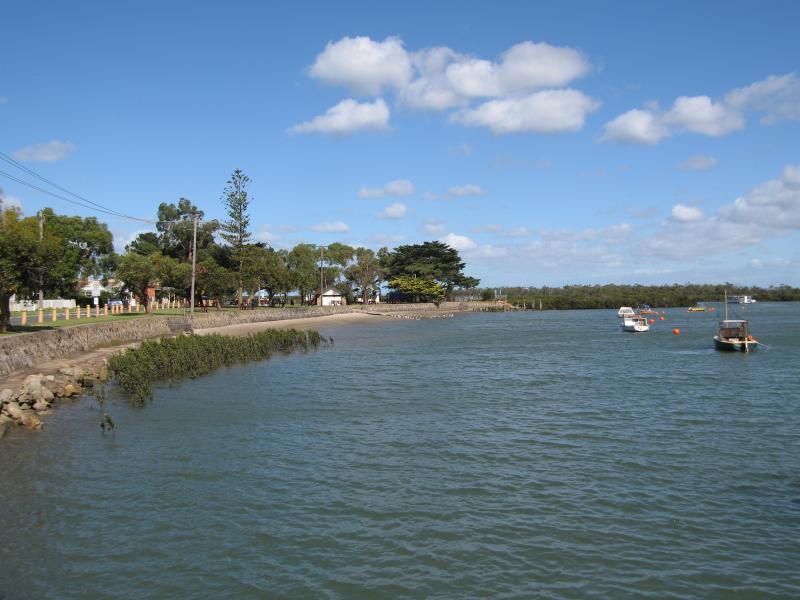 Tooradin - Sawtells Inlet and jetty, Foreshore Road: View south-west along Sawtells Inlet from jetty