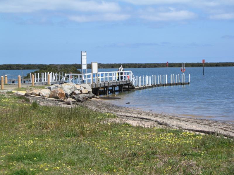 Tooradin - Boat ramp and surroundings, Sawtells Inlet south of Foreshore Road: Boat ramp