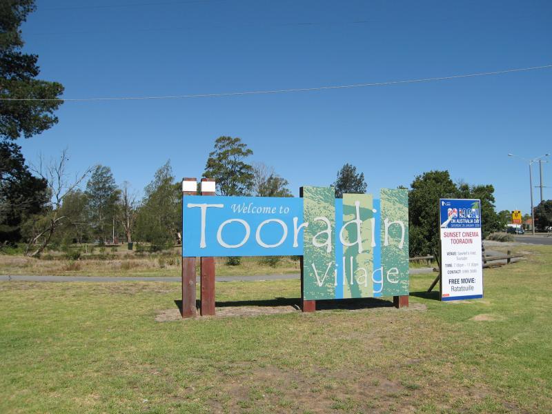 Tooradin - South Gippsland Highway west of town centre: Tooradin welcome sign, corner of Tooradin Station Rd