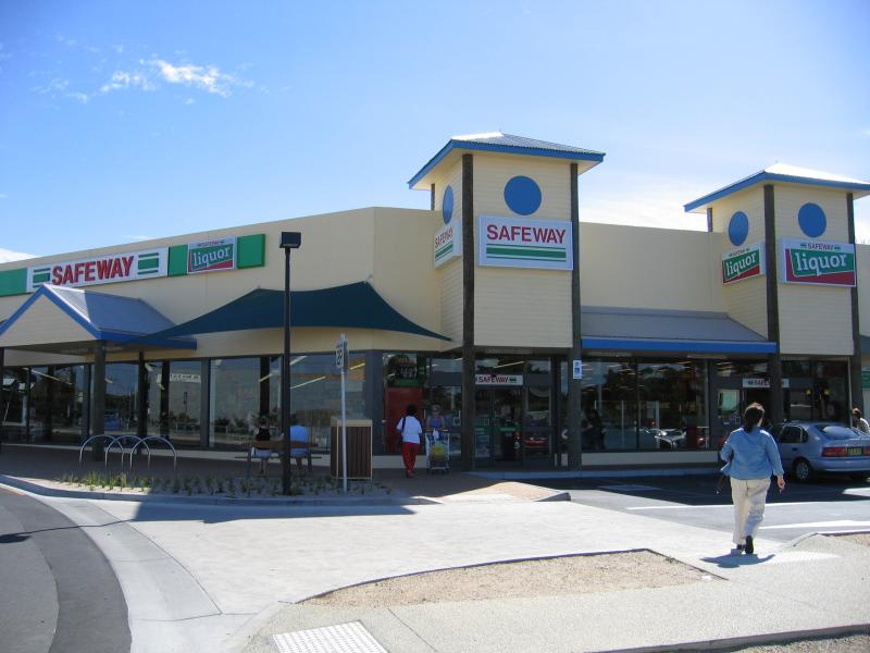 Torquay - Shops and commercial centre around Gilbert Street: Safeway Supermarket, Bristol Rd opposite Pearl St