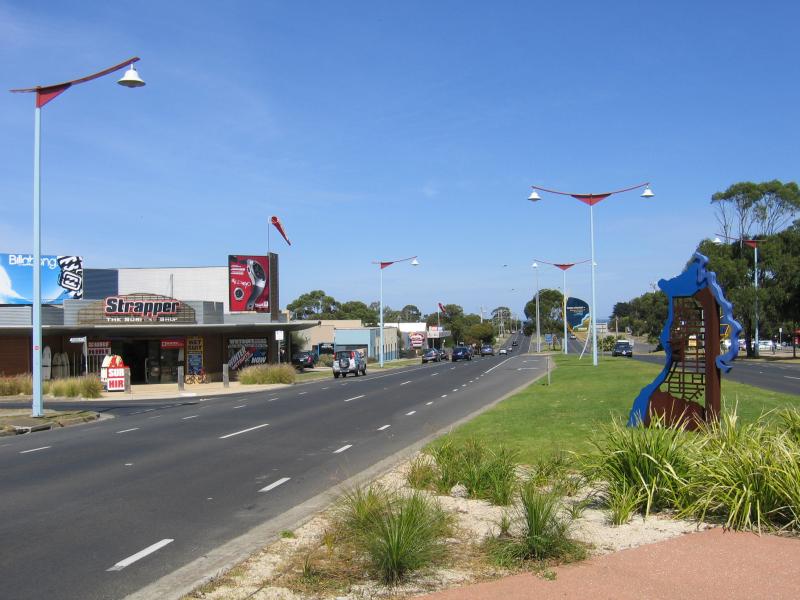 Torquay - Surf City Plaza and surroundings, Surf Coast Highway: View south along Surf Coast Hwy towards Puebla St