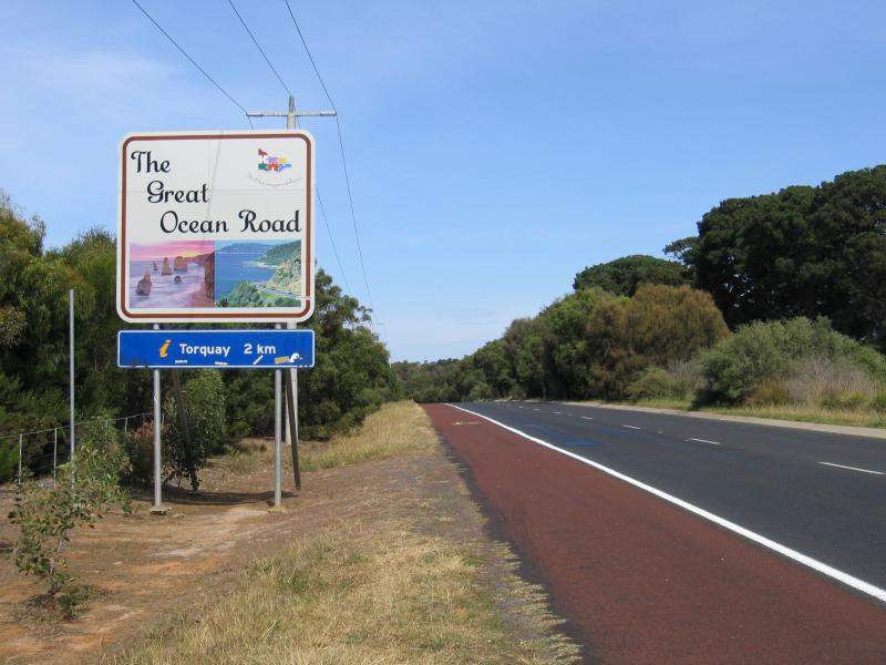 Torquay - Around Torquay: Great Ocean Road tourist region sign, view south along Surf Coast Hwy, north of Coombes Rd