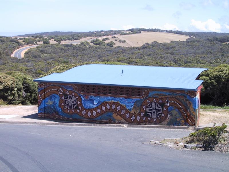 Torquay - Bells Beach: Mural on public toilets