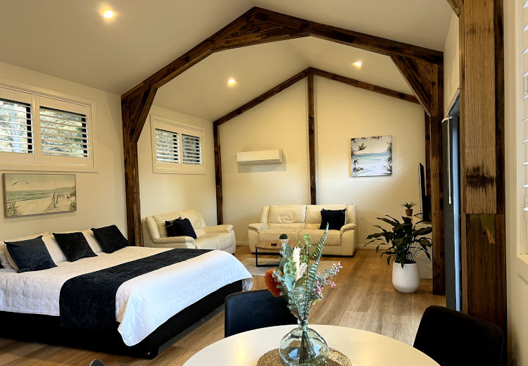 South Beach Pines, Torquay