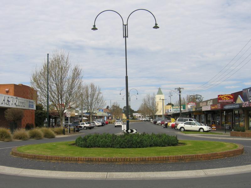 Traralgon - Commercial centre and shops: View south along Church St at Seymour St
