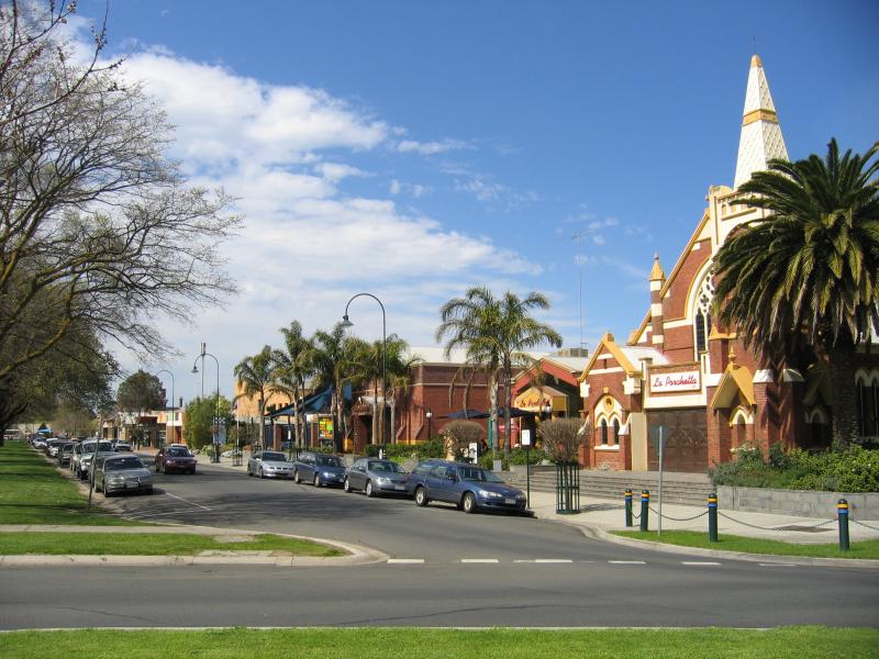Traralgon - Kay Street area: View east along Kay St at Church St