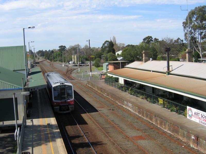 Traralgon - Railway station area, Princes Highway - View east along railway line at Traralgon Station from footbridge