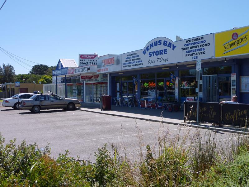 Venus Bay - Shops, Jupiter Boulevard near Centre Road - Venus Bay Store and other shops on north side of Jupiter Bvd
