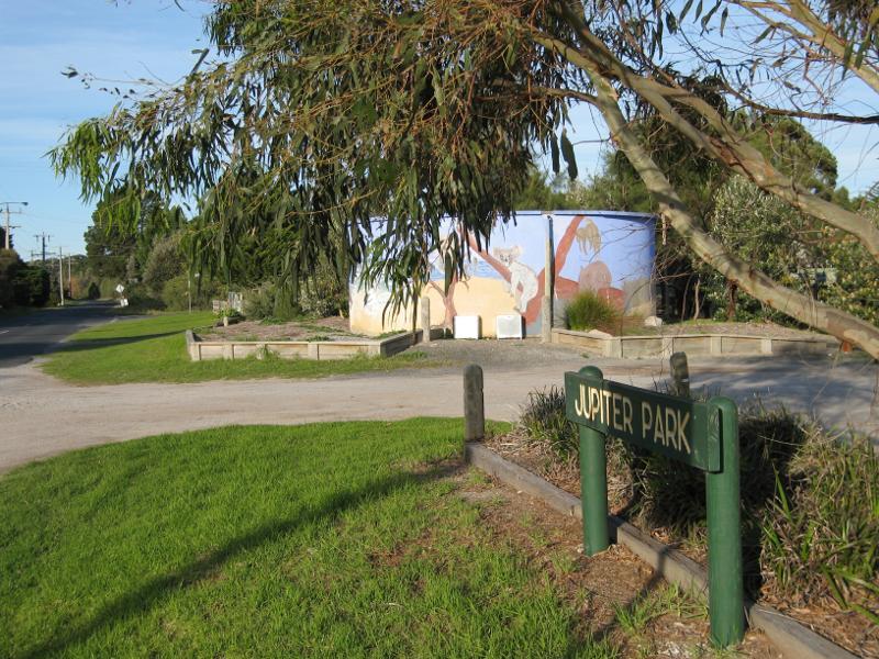 Venus Bay - Jupiter Park, Jupiter Boulevard near Juno Road - View east along Jupiter Bvd in front of park