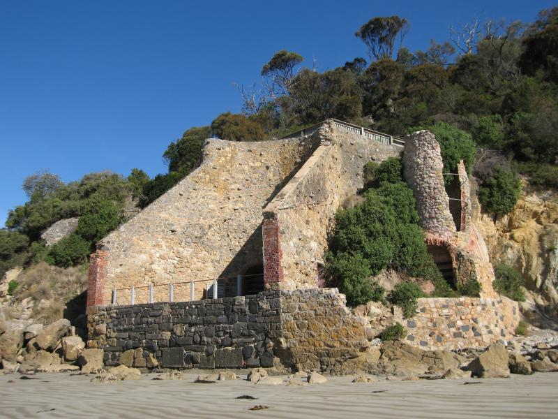 Walkerville - Beach at Walkerville North and Walkerville South - Lime kiln viewed from beach