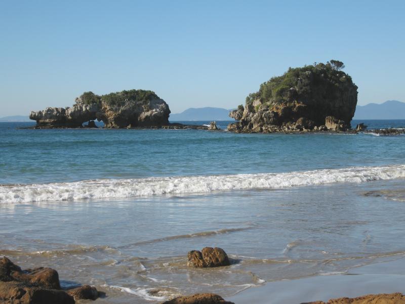 Walkerville - Beach at Walkerville North and Walkerville South: Arch Rock and Bird Rock