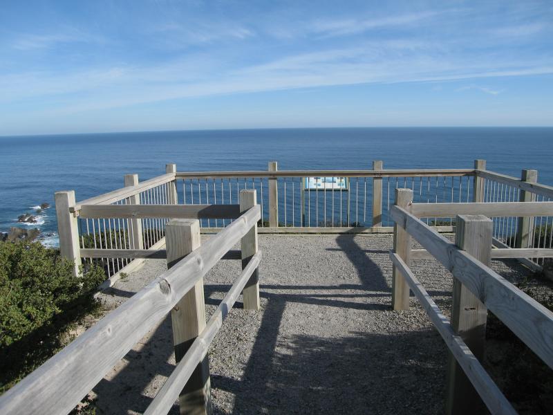 Walkerville - Cape Liptrap and lighthouse: Lookout, north of lighthouse, western coast