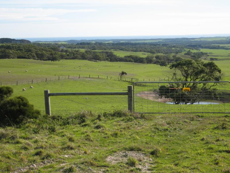 Walkerville - Walkerville Road between Promontory View estate and Walkerville South Road: View west across grazing fields towards the sea