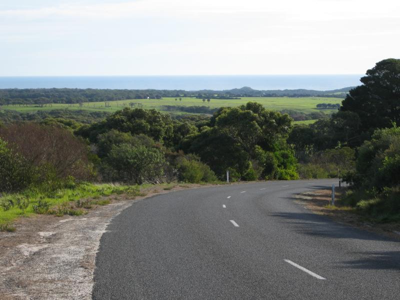 Walkerville - Walkerville Road between Promontory View estate and Walkerville South Road: View west along Walkerville Rd just west of Walkerville South Rd
