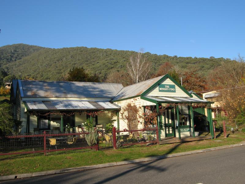 Wandiligong - Shops and commercial centre, Morses Creek Road: Miner's Find