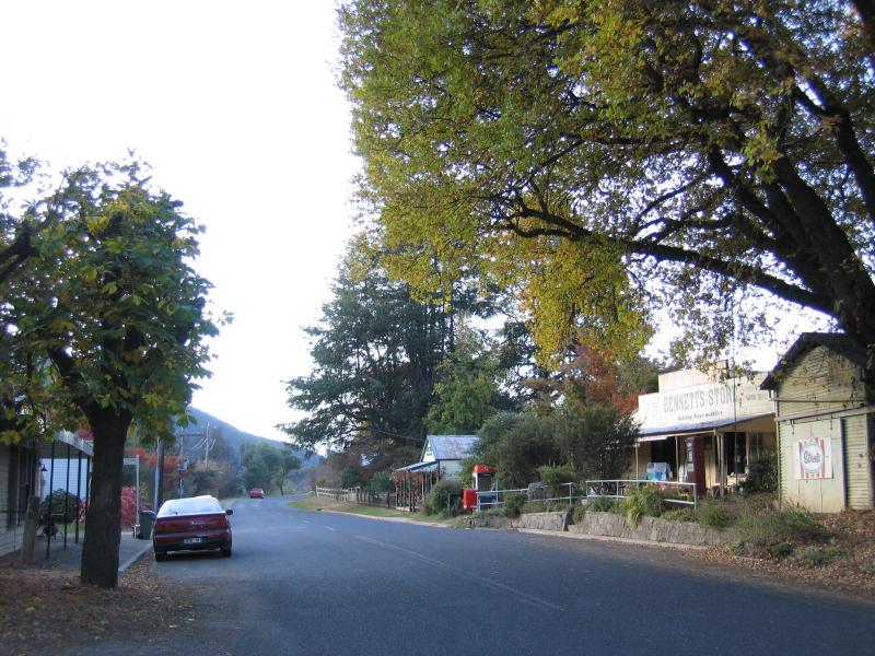 Wandiligong - Shops and commercial centre, Morses Creek Road: View north along Morses Creek Rd towards Bennett's Store