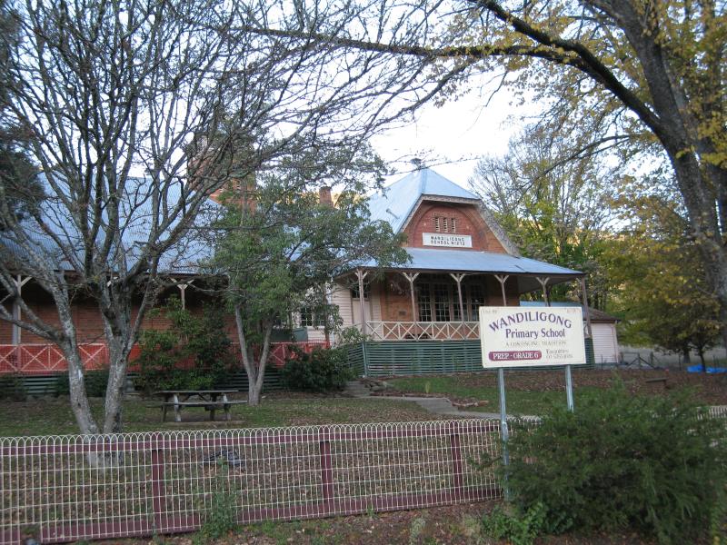 Wandiligong - School Road: Wandiligong Primary School, School Rd opposite School La