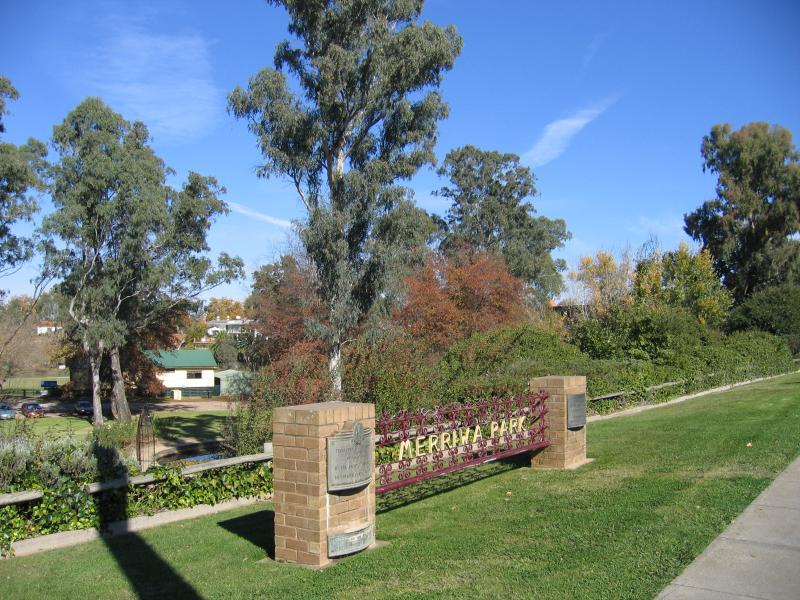 Wangaratta - Merriwa Park - Merriwa Park sign on Ryley St between Ford St and Warby St