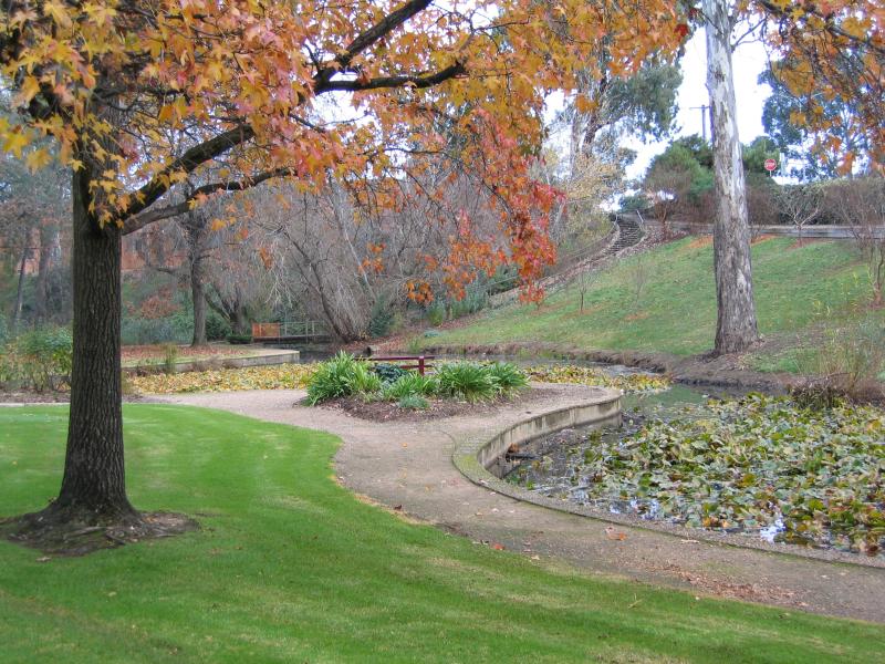 Wangaratta - Merriwa Park: Lake