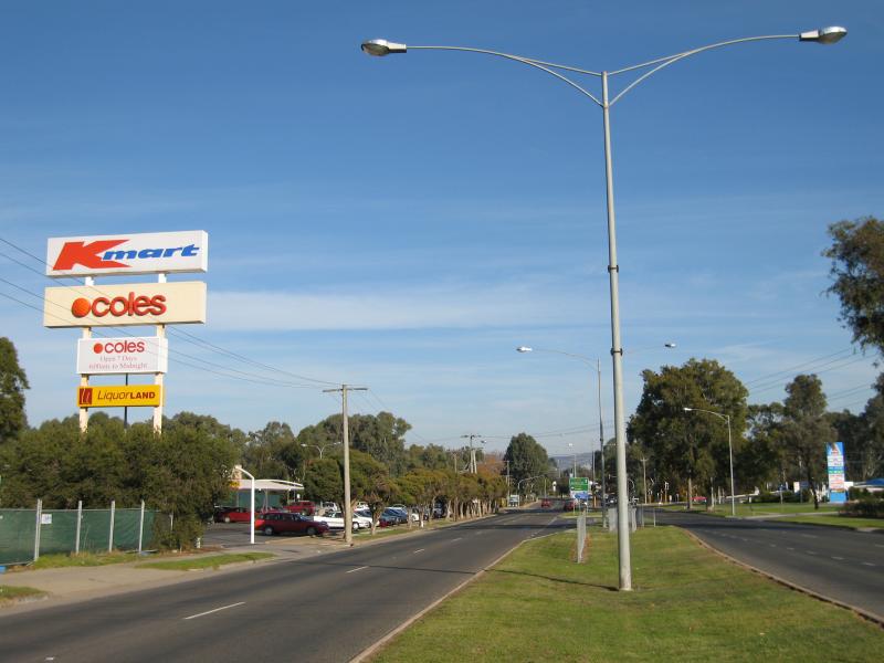 Wangaratta - Tone Road area: View south-west along Tone Rd towards Greta Rd