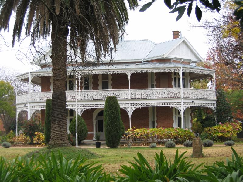 Wangaratta - Around town: Bishops Lodge, corner Cusack St and Ovens St