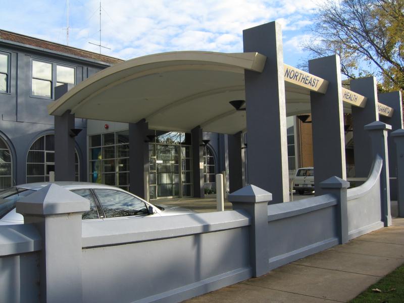 Wangaratta - Around town: Wangaratta Base Hospital, Green St entrance