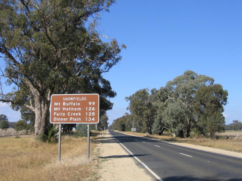 Wangaratta - Great Alpine Road, east of Wangaratta: Snowfields distance sign, east along Great Alpine Road