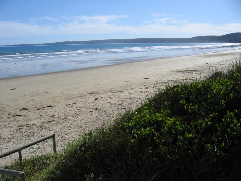 Waratah Bay - Beach, eastern end of town, Gale Street at Fish Creek Road: View west along coast