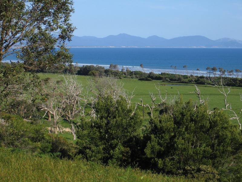 Waratah Bay - Views from Iluka Court: South-east view towards Wilsons Promontory