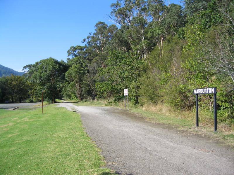 Warburton - Main Warburton commercial centre and shops: Warburton Trail, behind Visitor Centre