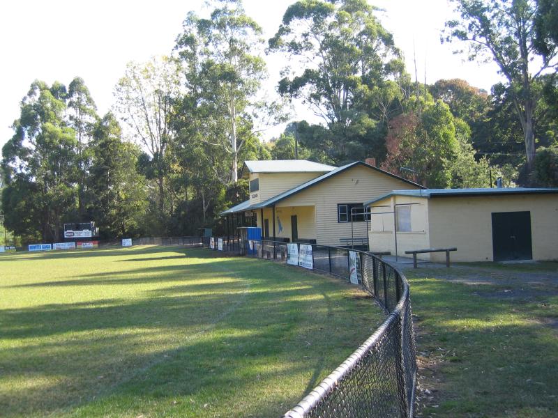 Warburton - Warburton Recreation Reserve: Sporting buildings at oval
