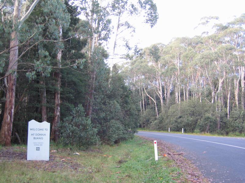 Warburton - Road from Cement Creek to Mount Donna Buang summit: Mt Donna Buang welcome sign at car park No. 2