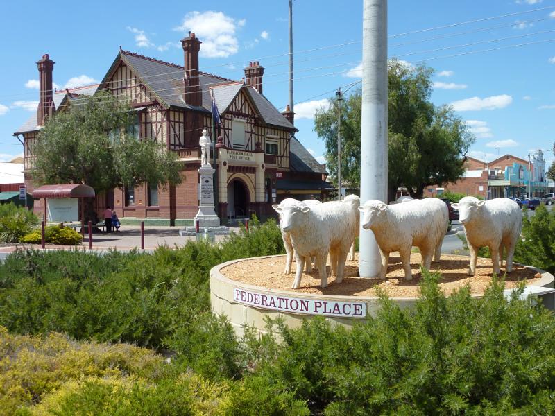 Warracknabeal - Shops and commercial centre, Scott Street - View towards Warracknabeal Post Office from roundabout at Scott St and Woolcock St