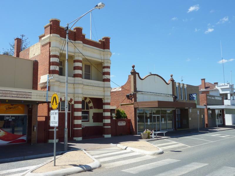 Warracknabeal - Shops and commercial centre, Scott Street - Historical Centre and shops along east side of Scott St between Woolcock St and Phillips St