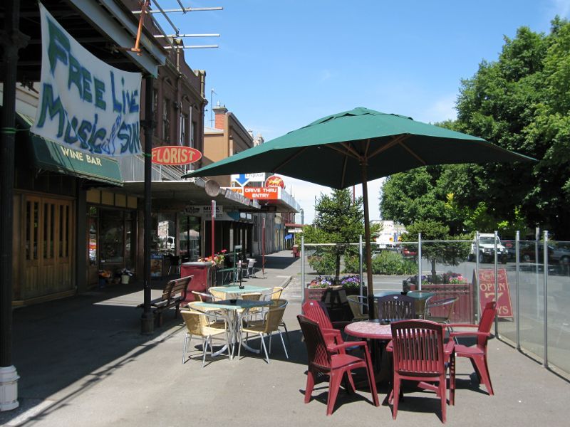 Warragul - Commercial centre and shops: Tables outside Railway Hotel, Queen St