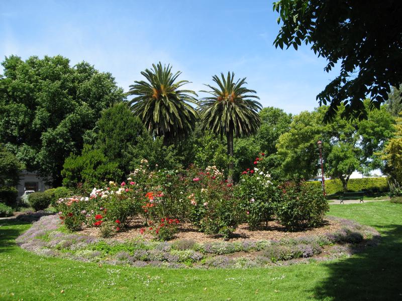 Warragul - Queen Street Park, Queen Street - View through park