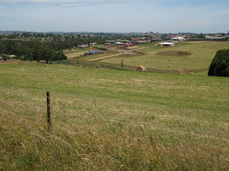 Warragul - Brandy Creek Road: South-west view at Lillico Rd