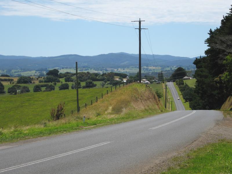Warragul - Brandy Creek Road: View north along Brandy Creek Road at Cazalys Rd