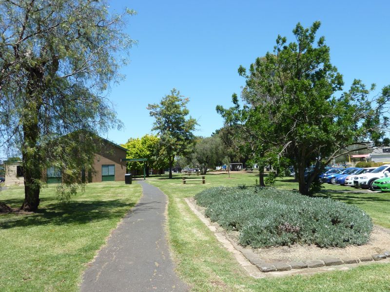 Werribee - Kelly Park, Cherry Street and Synnot Street - Southerly view through park beside Synnot St Extension